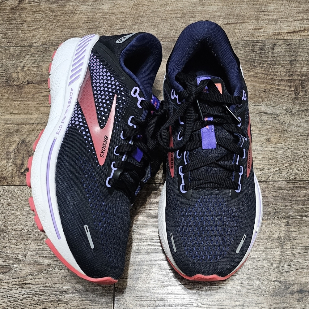 Brooks Adrenaline GTS 22 sneaker women's size 7